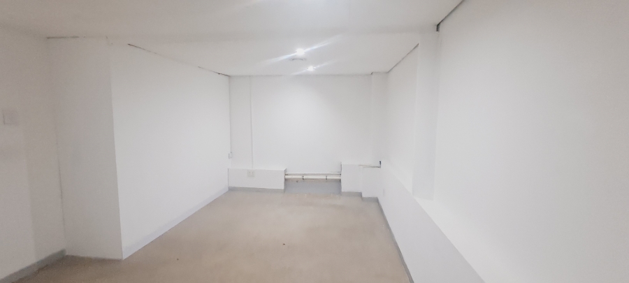 To Let commercial Property for Rent in Sonstraal Western Cape